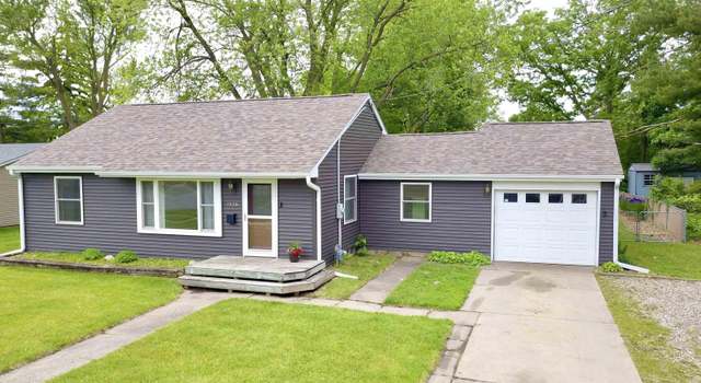Photo of 1528 8th Ave, Grinnell, IA 50112