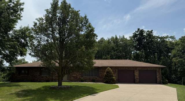Photo of 8 Ridgewood Rd, Fort Madison, IA 52627