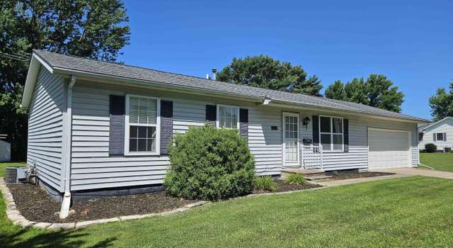 Photo of 117 Lofgren Dr, Mediapolis, IA 52637