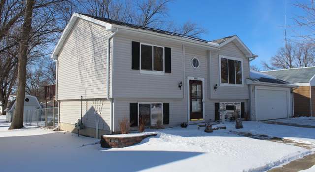 Photo of 960 Bush Ave, Garner, IA 50438