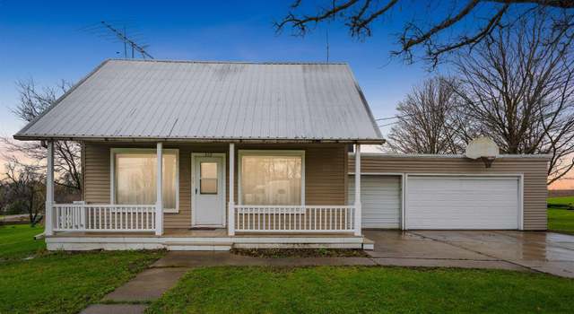 Photo of 312 W 1st St, Gladbrook, IA 50635