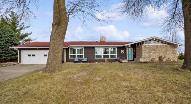 Photo of 609 E Cleveland St, New London, IA 52645