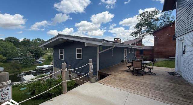 Photo of 4213 W Lakeshore Dr, Brooklyn, IA 52211