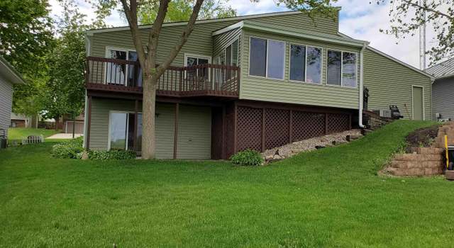 Photo of 1002 S 15th St, Clear Lake, IA 50428