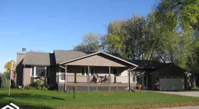 Photo of 204 S 4th St, Mallard, IA 50562