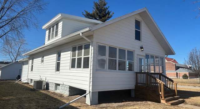 Photo of 1101 22nd St, Fort Madison, IA 52627
