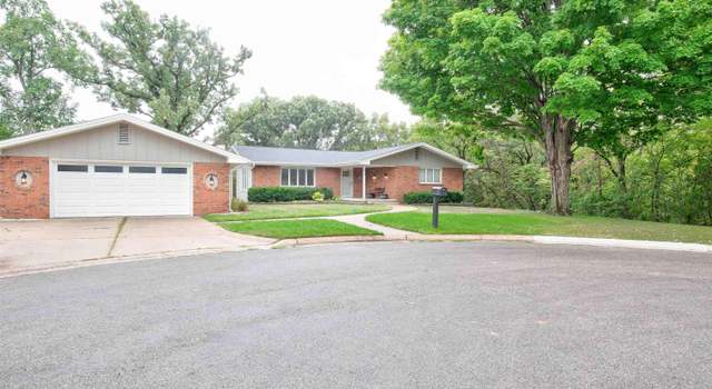 Photo of 810 Oak Hill Dr, Humboldt, IA 50548