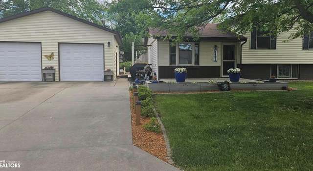 Photo of 1402 8th Ave W, Oskaloosa, IA 52577