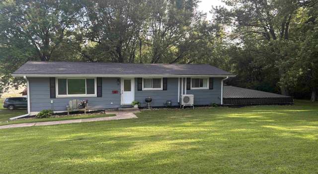 Photo of 400 W Marion St, Sigourney, IA 52591