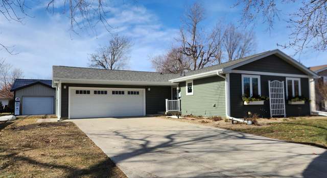 Photo of 1817 Prince St, Grinnell, IA 50112