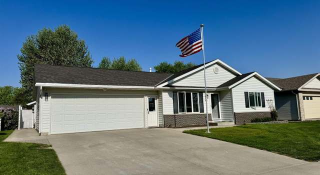 Photo of 1629 Oakwood Dr, Carroll, IA 51401