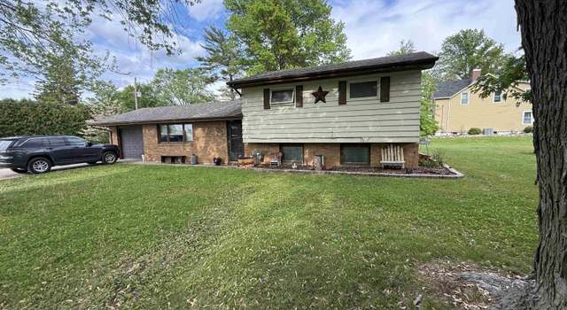 Photo of 902 Westland Dr, Burlington, IA 52601