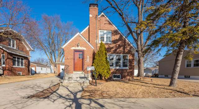 Photo of 1012 1st Ave Ave S, Clear Lake, IA 50428
