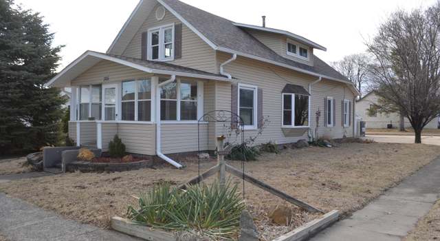 Photo of 305 E Spring St, Manly, IA 50456