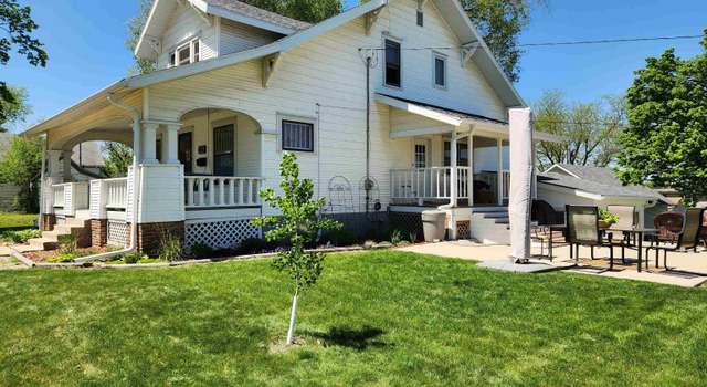 Photo of 401 E 9th St, Tama, IA 52339