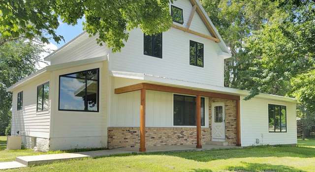 Photo of 1440 Olive Ave, Hampton, IA 50441
