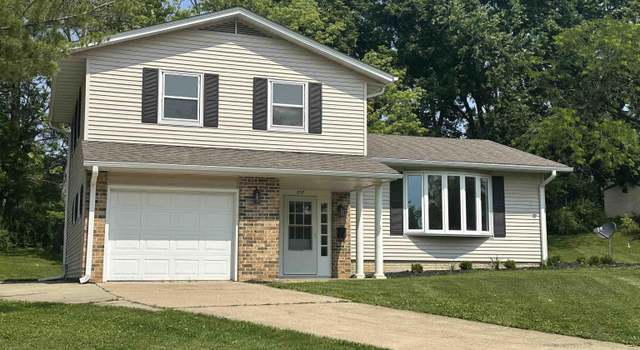 Photo of 838 Mikels Dr, Centerville, IA 52544