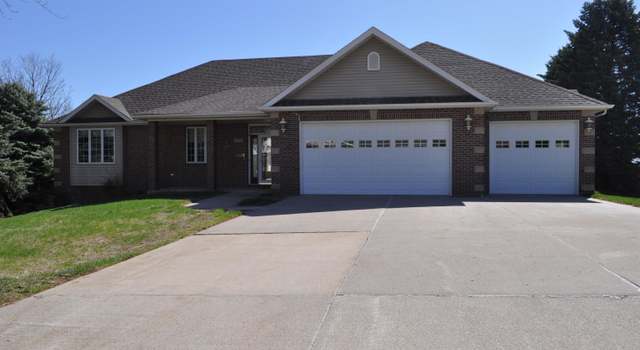 Photo of 1926 Joan Ave, Carroll, IA 51401