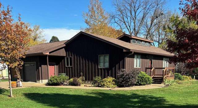 Photo of 104 1st Ave NW, West Bend, IA 50597