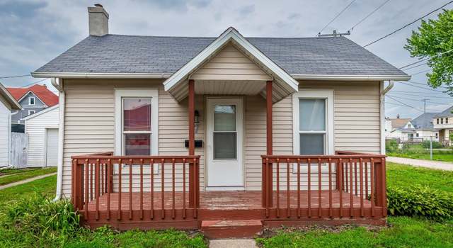 Photo of 7 W North St, Marshalltown, IA 50158