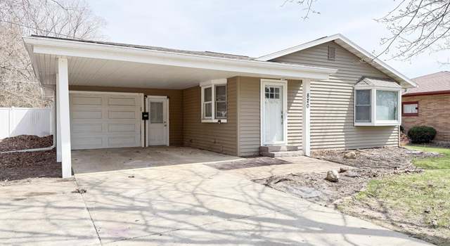 Photo of 820 5th St SW, Hampton, IA 50441