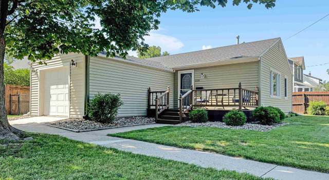Photo of 220 5th Ave NE, Hampton, IA 50441