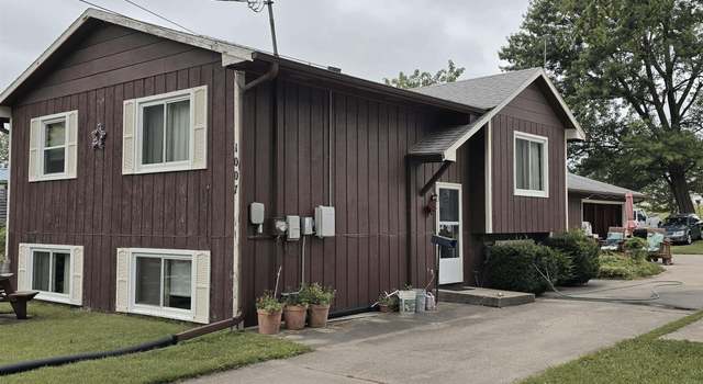 Photo of 1007 Mabel St, Oskaloosa, IA 52577