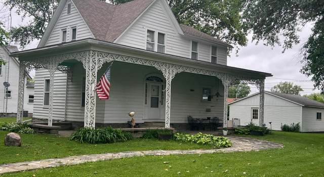 Photo of 423 S Mary St, Stronghurst, IL 61480