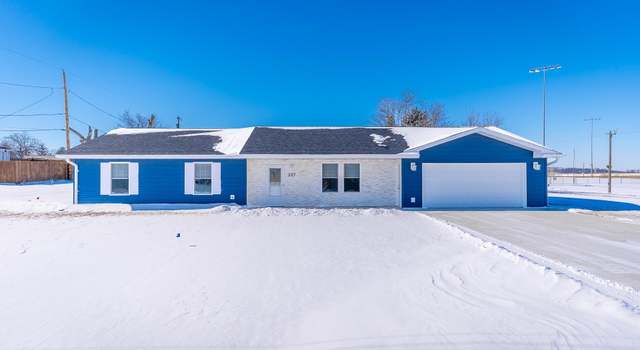 Photo of 207 N Jeffrey St, Le Grand, IA 50142
