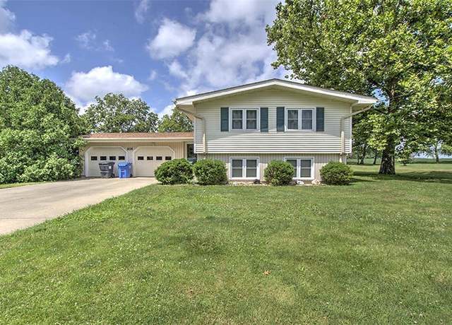 Property at 205 Francis Rd, Decatur, IL 62522, 3 beds, 2 baths