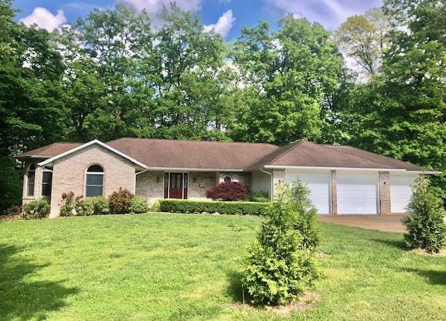 Property at 1110 S 2nd St, Effingham, IL 62401, 3 beds, 2.5 baths
