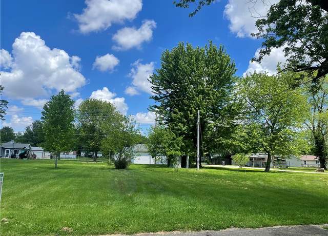 Property at 608 E Jefferson Ave, Casey, IL 62420
