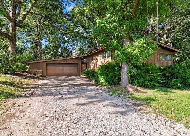 Property at 3044 Greenlake Dr, Decatur, IL 62521, 4 beds, 2.5 baths