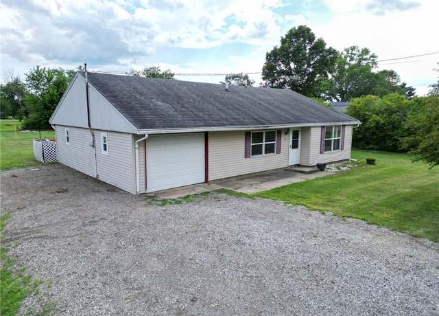 Property at 16 Franklin Rd, Bismarck, IL 61814, 2 beds, 1.5 baths