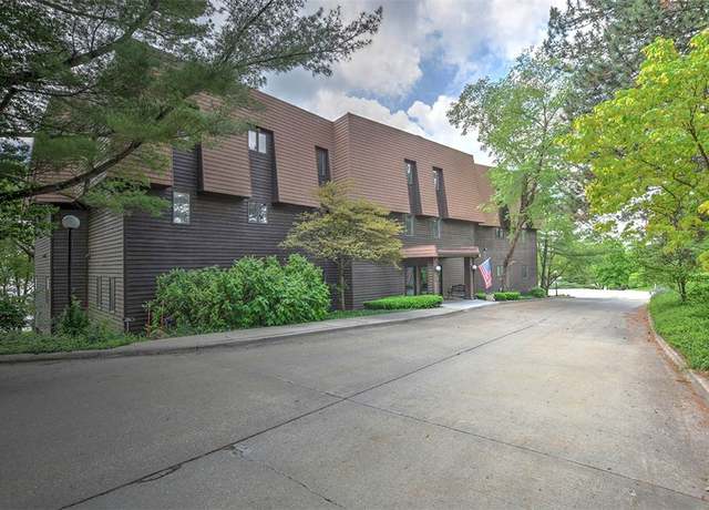 Property at 855 E Lake Shore Dr, Decatur, IL 62521, 2 beds, 2 baths