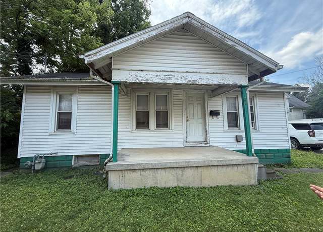 Property at 408 Polk Ave, Charleston, IL 61920, 2 beds, 1 bath