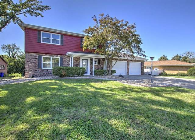 Property at 33 Allen Bend Dr, Decatur, IL 62521, 4 beds, 2.5 baths