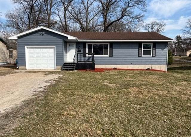 Property at 1108 S 3rd St, Effingham, IL 62401, 3 beds, 1.5 baths
