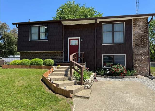 Property at 92 Plum Ct, Mattoon, IL 61938, 4 beds, 2.5 baths