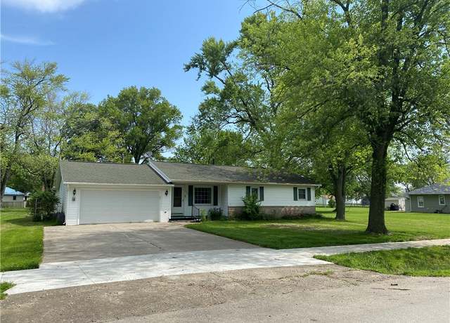 Property at 650 E 6th St, Neoga, IL 62447, 4 beds, 2 baths