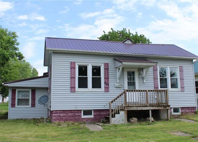 Property at 423 W South 2nd St, Shelbyville, IL 62565, 2 beds, 1 bath