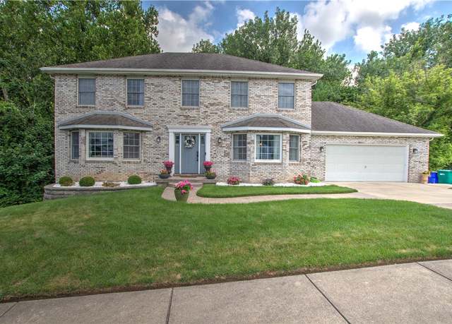 Property at 2275 S Franzy Dr, Decatur, IL 62521, 4 beds, 3.5 baths