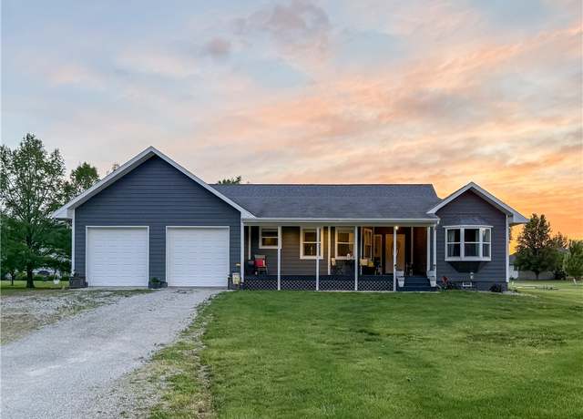 Property at 14677 N Kepley Ln, Effingham, IL 62401, 4 beds, 3 baths