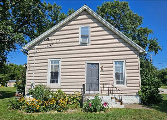 Property at 356 S Wyckles Rd, Decatur, IL 62522, 3 beds, 1.5 baths