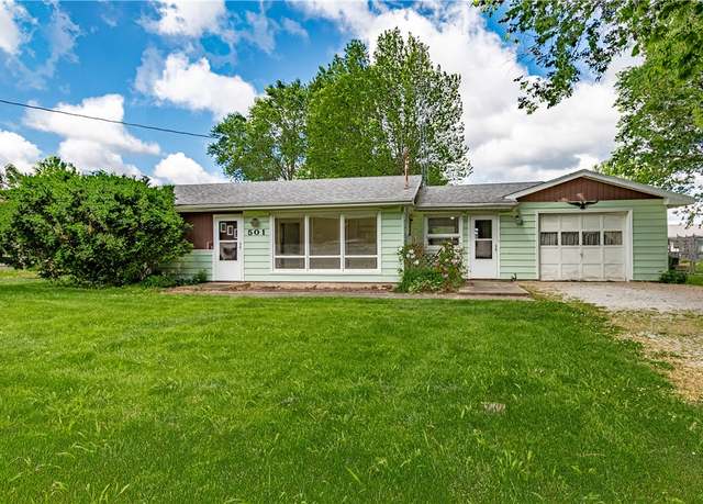 Property at 501 N Walnut St, Windsor, IL 61957, 2 beds, 1 bath