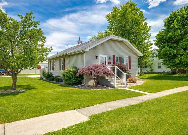 Property at 510 N Merchant St, Effingham, IL 62401, 3 beds, 1 bath