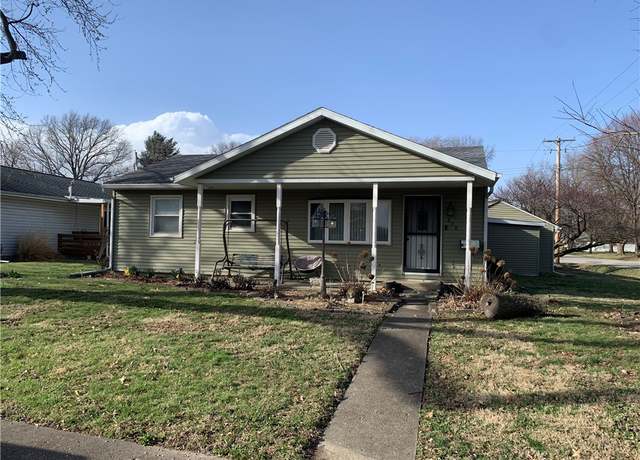 Property at 820 Progress St, Pana, IL 62557, 3 beds, 1 bath