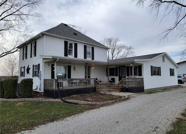 Property at 1919 E 1000 North Rd, Shelbyville, IL 62565, 5 beds, 3 baths