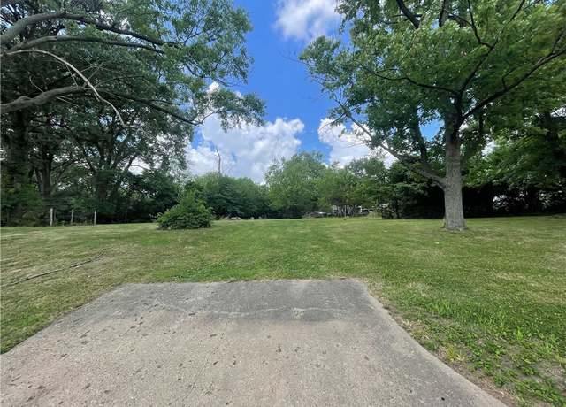 Property at 195 N Lake Shore Dr, Decatur, IL 62521