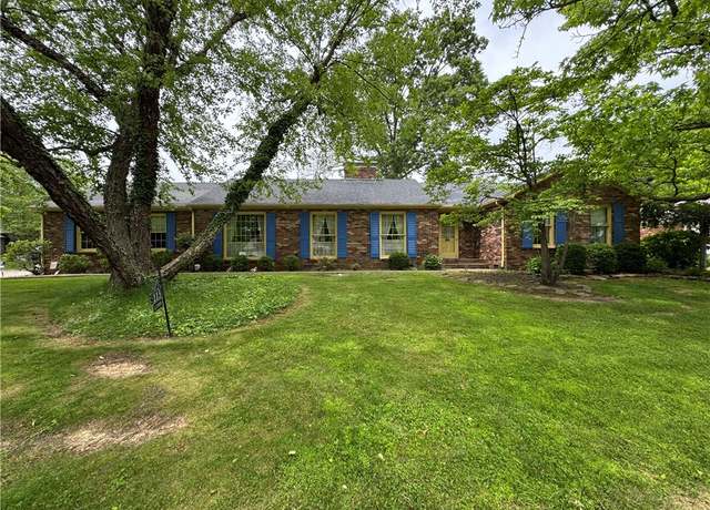 Property at 113 Allenwood Dr, Paris, IL 61944, 3 beds, 3 baths